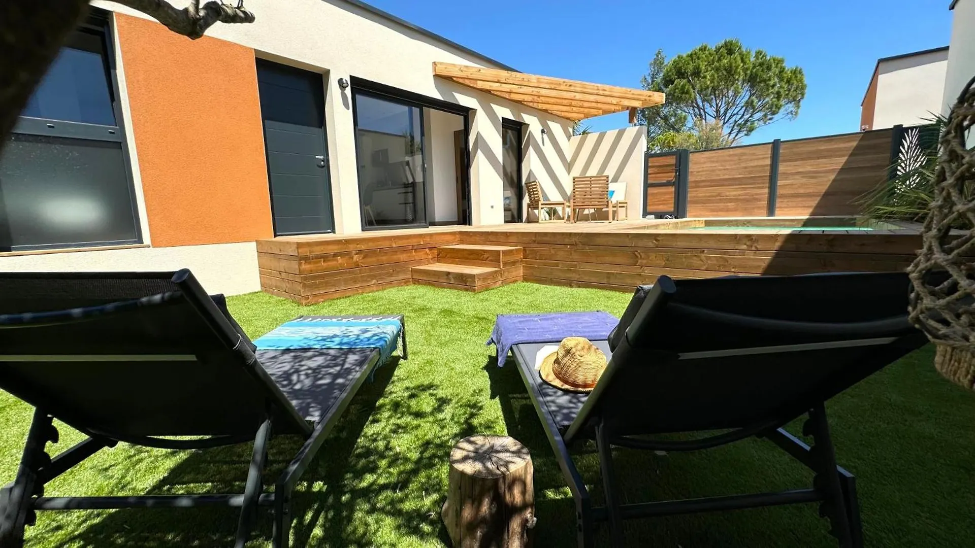 Daya Lodge. L'Isle-sur-la-Sorgue France