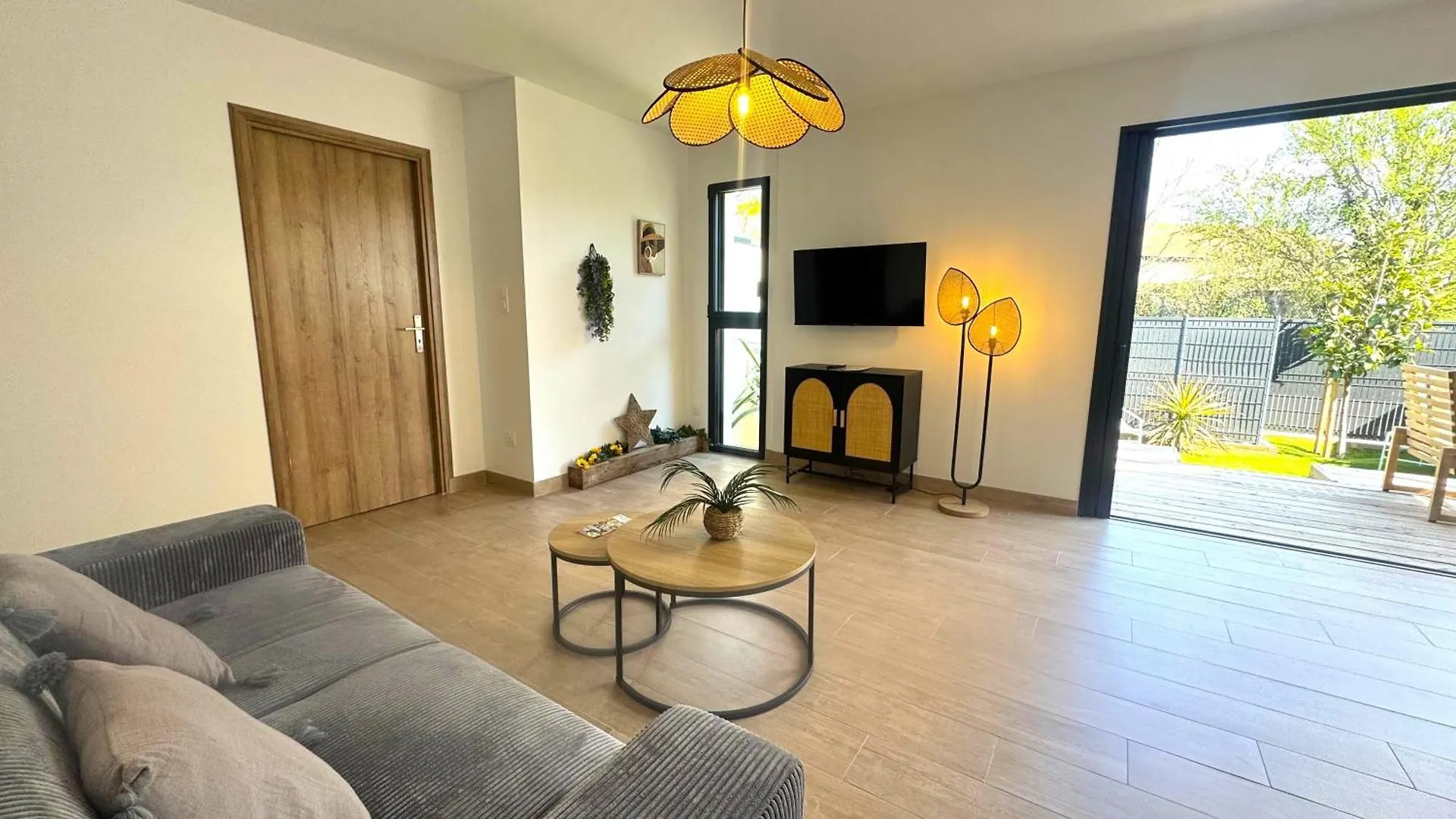 Villa Daya Lodge. L'Isle-sur-la-Sorgue