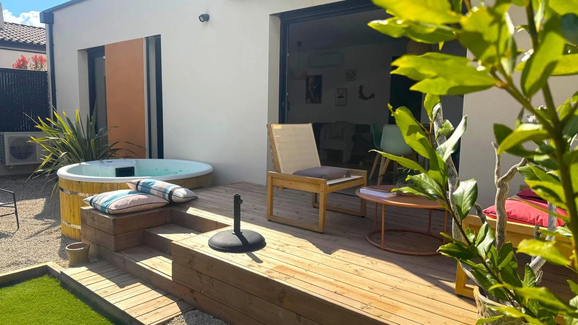 Villa Daya Lodge. L'Isle-sur-la-Sorgue